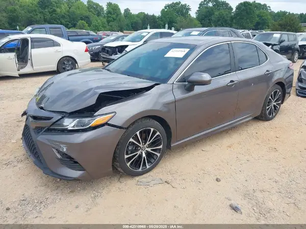 4T1B11HK2KU250977 2019 TOYOTA CAMRY - Image 2