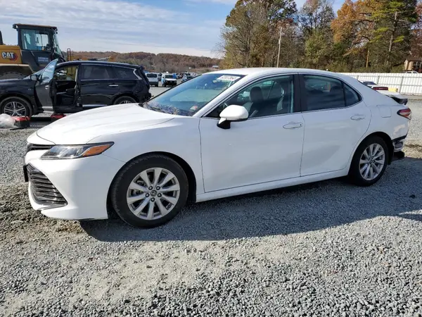 4T1B11HK2KU252325 2019 TOYOTA CAMRY - Image 1