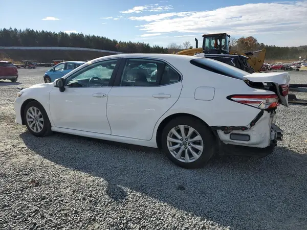 4T1B11HK2KU252325 2019 TOYOTA CAMRY - Image 2