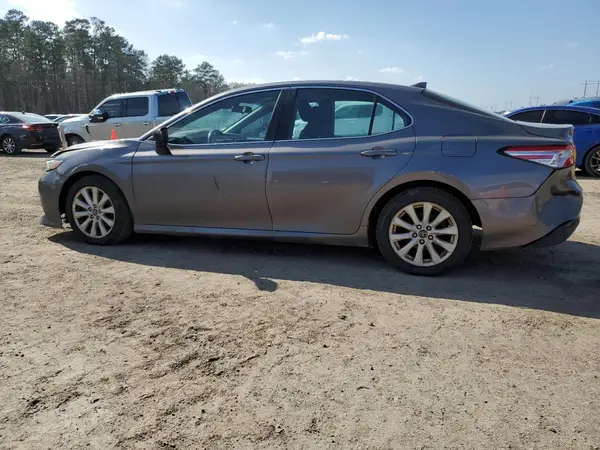 4T1B11HK2KU256665 2019 TOYOTA CAMRY - Image 2