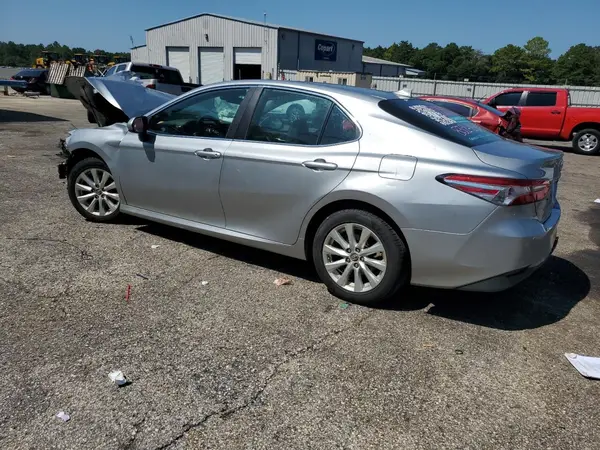 4T1B11HK2KU258013 2019 TOYOTA CAMRY - Image 2