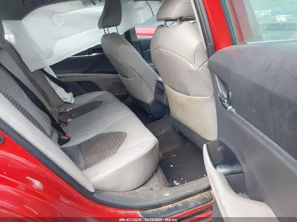4T1B11HK2KU258111 2019 TOYOTA CAMRY - Image 8