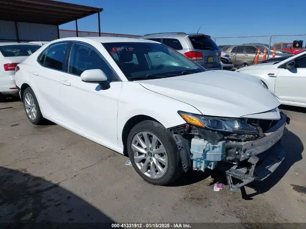 4T1B11HK2KU258285 2019 TOYOTA CAMRY - Image 1