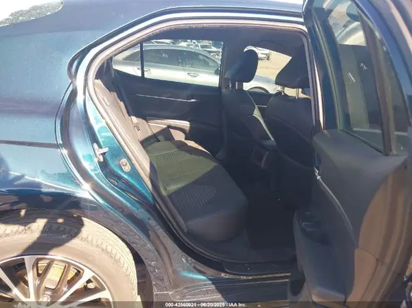 4T1B11HK2KU258741 2019 TOYOTA CAMRY - Image 8