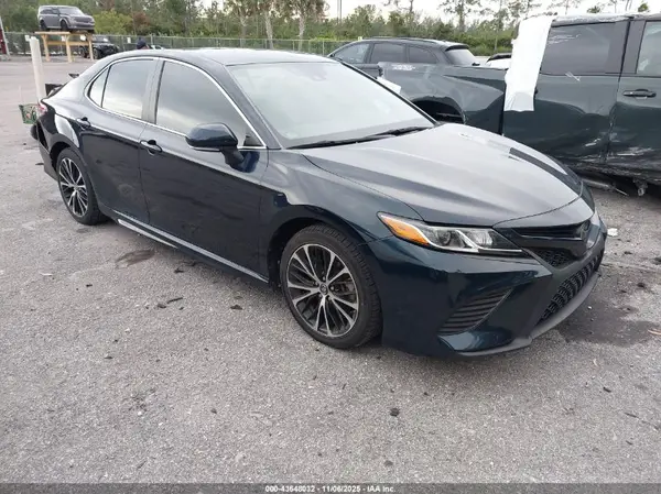 4T1B11HK2KU261977 2019 TOYOTA CAMRY - Image 1