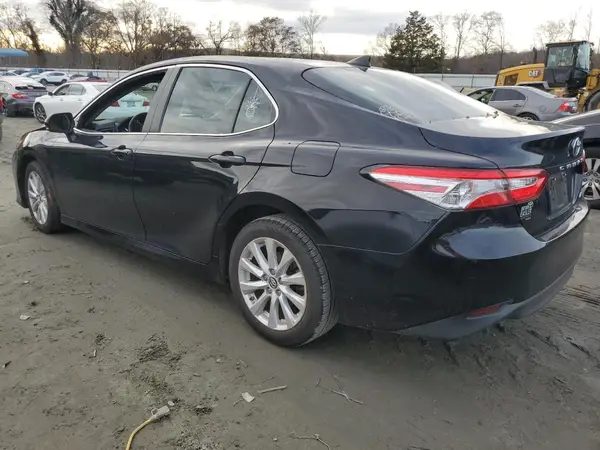 4T1B11HK2KU264118 2019 TOYOTA CAMRY - Image 2