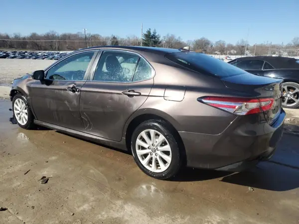 4T1B11HK2KU266953 2019 TOYOTA CAMRY - Image 2