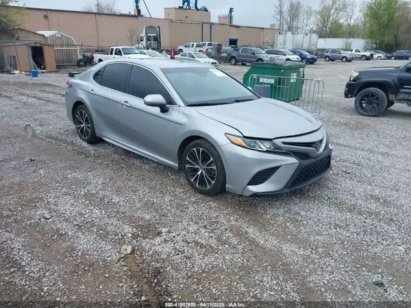 4T1B11HK2KU268170 2019 TOYOTA CAMRY - Image 1