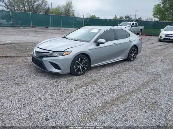 4T1B11HK2KU268170 2019 TOYOTA CAMRY - Image 2