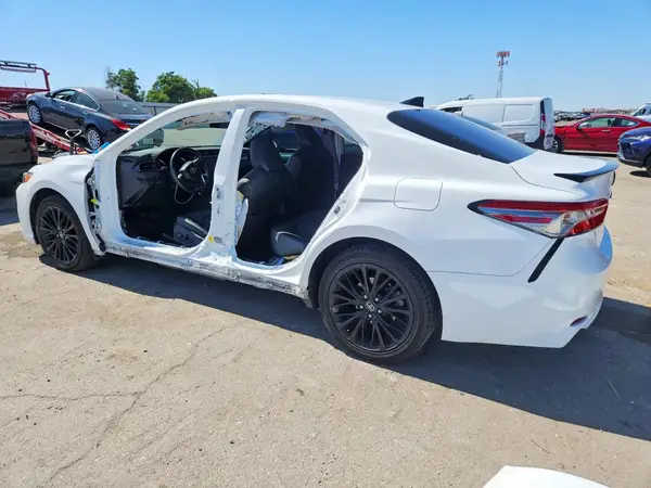 4T1B11HK2KU268198 2019 TOYOTA CAMRY - Image 2