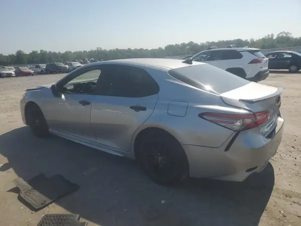 4T1B11HK2KU268220 2019 TOYOTA CAMRY - Image 2
