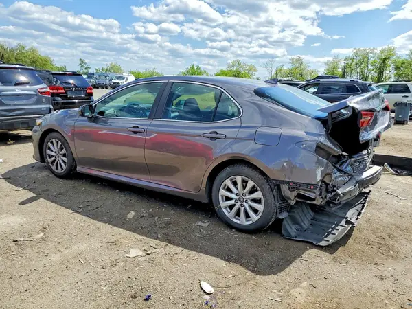 4T1B11HK2KU270064 2019 TOYOTA CAMRY - Image 2