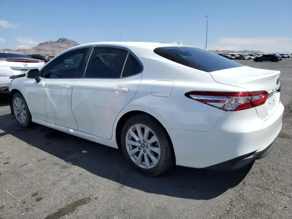 4T1B11HK2KU270369 2019 TOYOTA CAMRY - Image 2