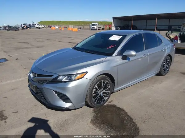 4T1B11HK2KU280982 2019 TOYOTA CAMRY - Image 2