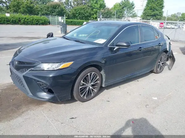 4T1B11HK2KU281694 2019 TOYOTA CAMRY - Image 2