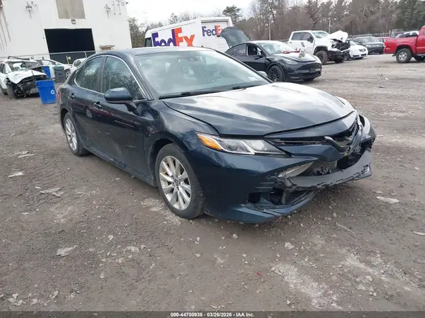 4T1B11HK2KU282621 2019 TOYOTA CAMRY - Image 1