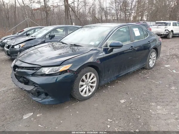 4T1B11HK2KU282621 2019 TOYOTA CAMRY - Image 2