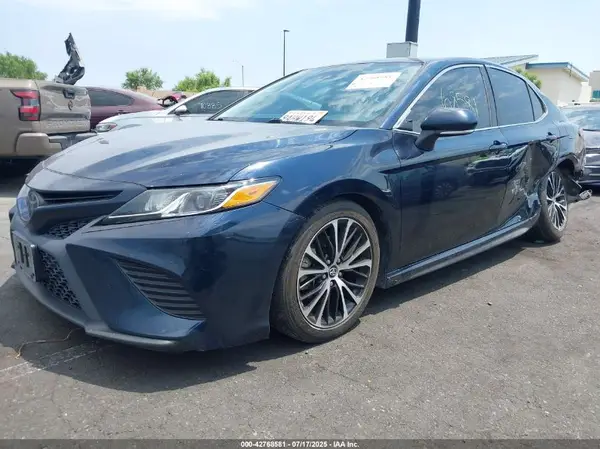 4T1B11HK2KU284742 2019 TOYOTA CAMRY - Image 2