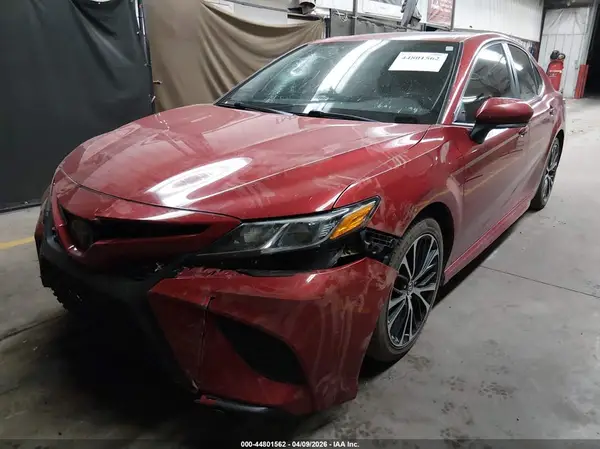 4T1B11HK2KU285440 2019 TOYOTA CAMRY - Image 2