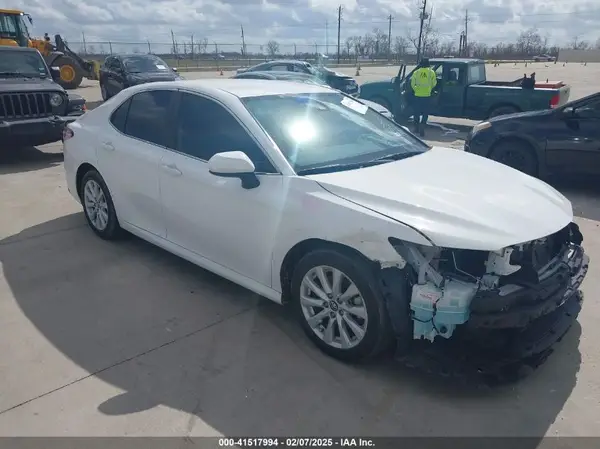 4T1B11HK2KU291044 2019 TOYOTA CAMRY - Image 1