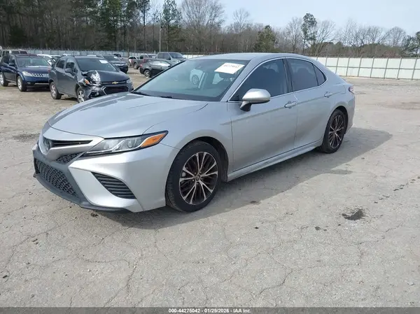 4T1B11HK2KU295174 2019 TOYOTA CAMRY - Image 2