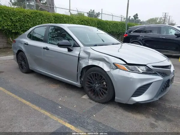 4T1B11HK2KU299628 2019 TOYOTA CAMRY - Image 1