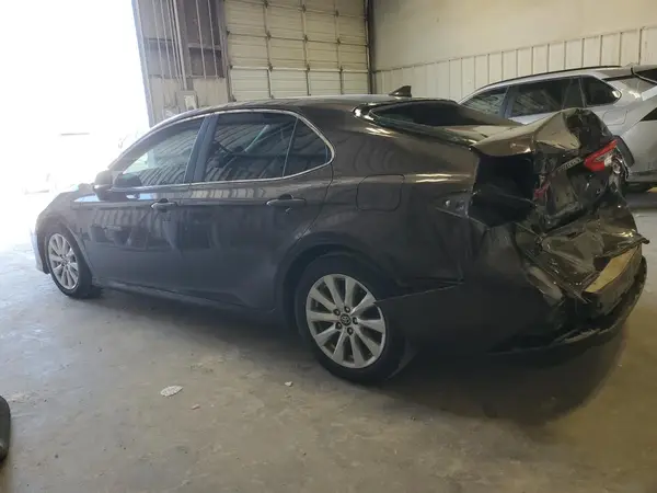 4T1B11HK2KU679598 2019 TOYOTA CAMRY - Image 2