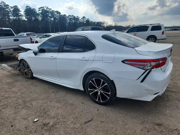 4T1B11HK2KU680735 2019 TOYOTA CAMRY - Image 2