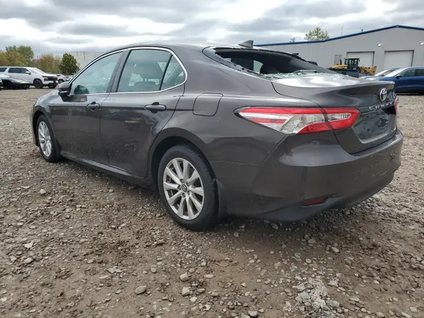 4T1B11HK2KU681173 2019 TOYOTA CAMRY - Image 2
