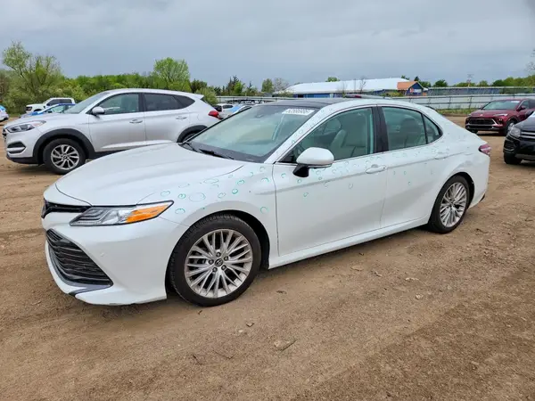 4T1B11HK2KU682078 2019 TOYOTA CAMRY - Image 1