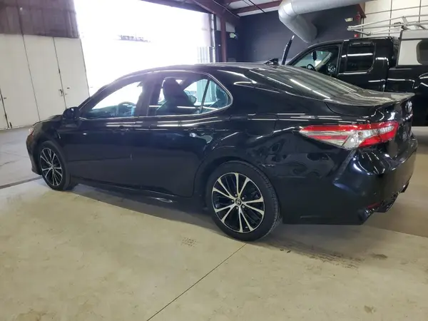 4T1B11HK2KU685224 2019 TOYOTA CAMRY - Image 2