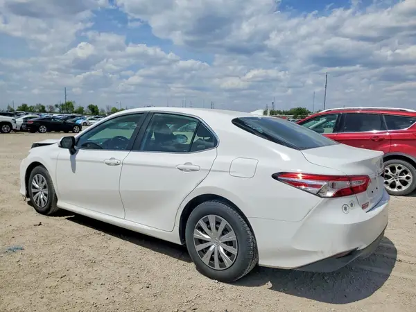 4T1B11HK2KU685854 2019 TOYOTA CAMRY - Image 2