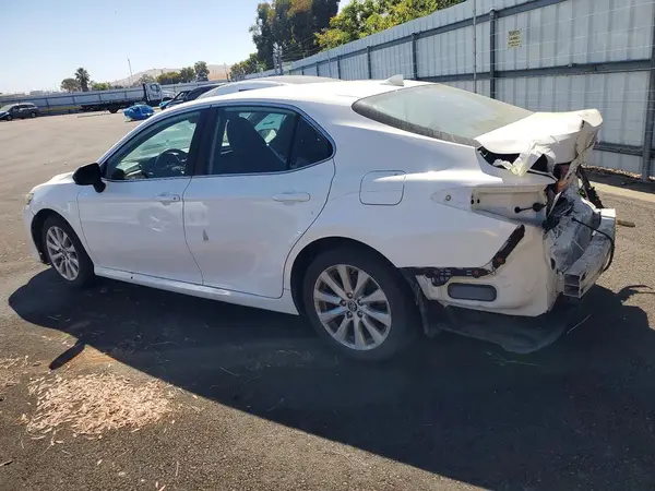 4T1B11HK2KU687796 2019 TOYOTA CAMRY - Image 2