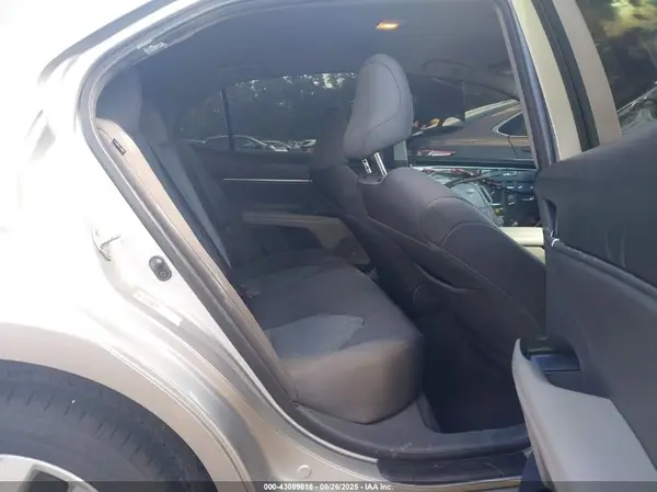 4T1B11HK2KU688740 2019 TOYOTA CAMRY - Image 8