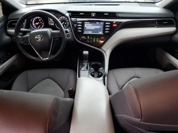 4T1B11HK2KU689189 2019 TOYOTA CAMRY - Image 8