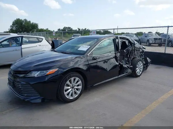 4T1B11HK2KU696904 2019 TOYOTA CAMRY - Image 2