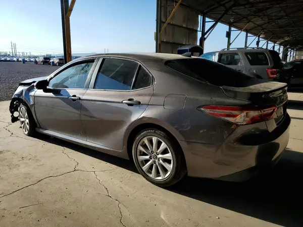 4T1B11HK2KU699625 2019 TOYOTA CAMRY - Image 2