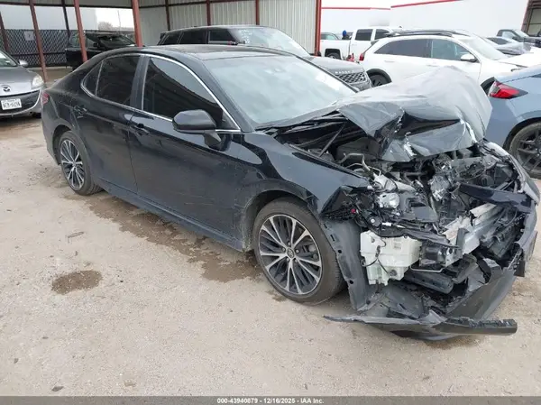 4T1B11HK2KU701423 2019 TOYOTA CAMRY - Image 1