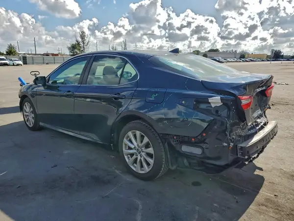 4T1B11HK2KU704600 2019 TOYOTA CAMRY - Image 2