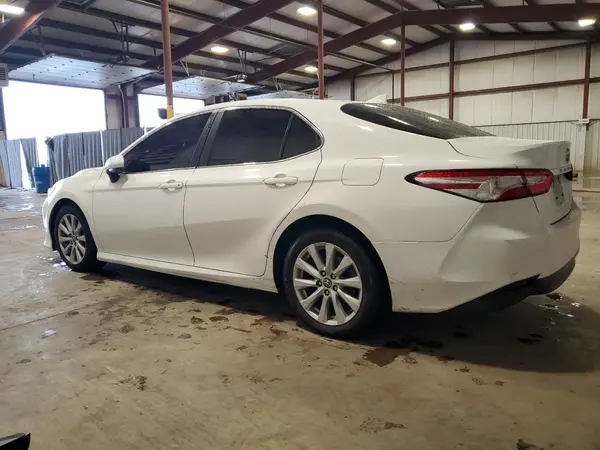4T1B11HK2KU704970 2019 TOYOTA CAMRY - Image 2
