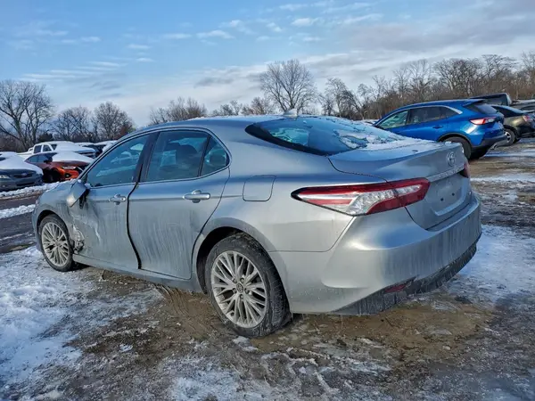 4T1B11HK2KU708758 2019 TOYOTA CAMRY - Image 2