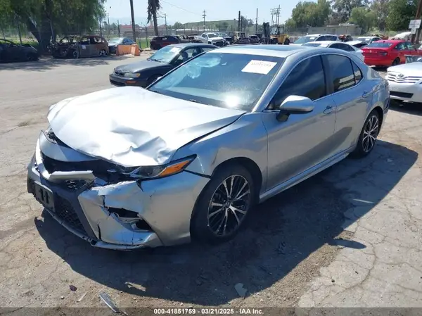4T1B11HK2KU710252 2019 TOYOTA CAMRY - Image 2