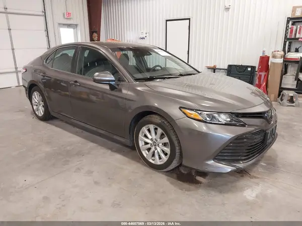4T1B11HK2KU711904 2019 TOYOTA CAMRY - Image 1