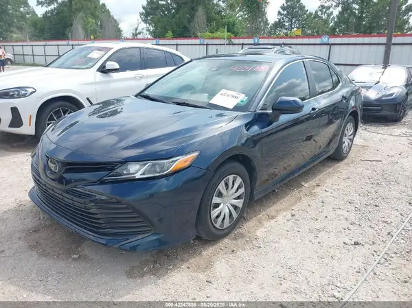4T1B11HK2KU713944 2019 TOYOTA CAMRY - Image 2