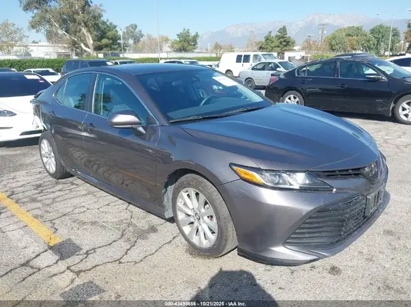 4T1B11HK2KU715449 2019 TOYOTA CAMRY - Image 1