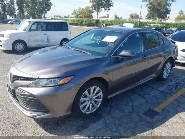 4T1B11HK2KU715449 2019 TOYOTA CAMRY - Image 2
