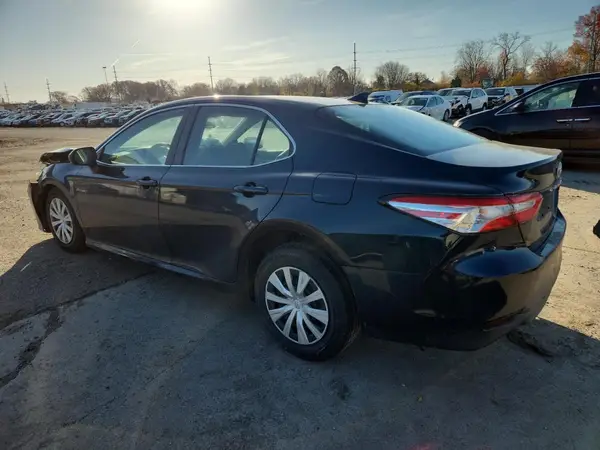 4T1B11HK2KU720098 2019 TOYOTA CAMRY - Image 2