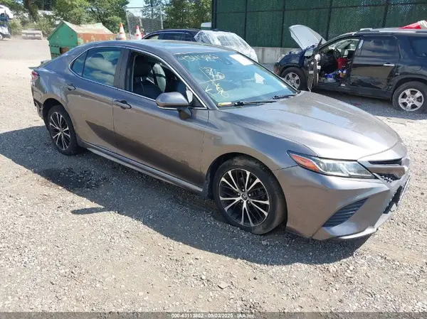 4T1B11HK2KU721123 2019 TOYOTA CAMRY - Image 1
