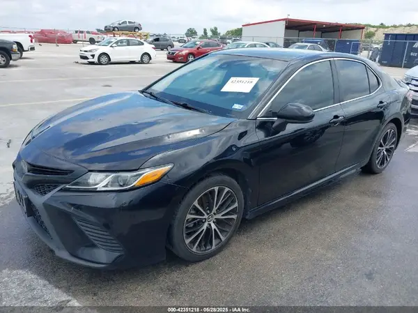 4T1B11HK2KU723986 2019 TOYOTA CAMRY - Image 2