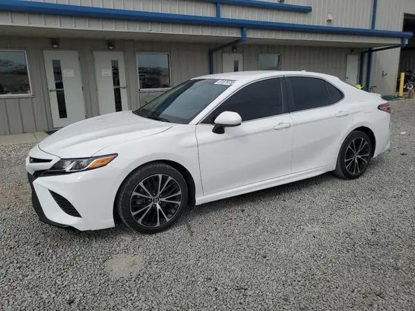 4T1B11HK2KU724006 2019 TOYOTA CAMRY - Image 1
